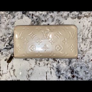 Louis Vuitton Vernis Zippy Wallet
